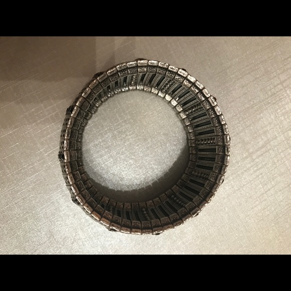 Wildlife by Heidi Klum Hammered Stretch Bracelet - Picture 3 of 4